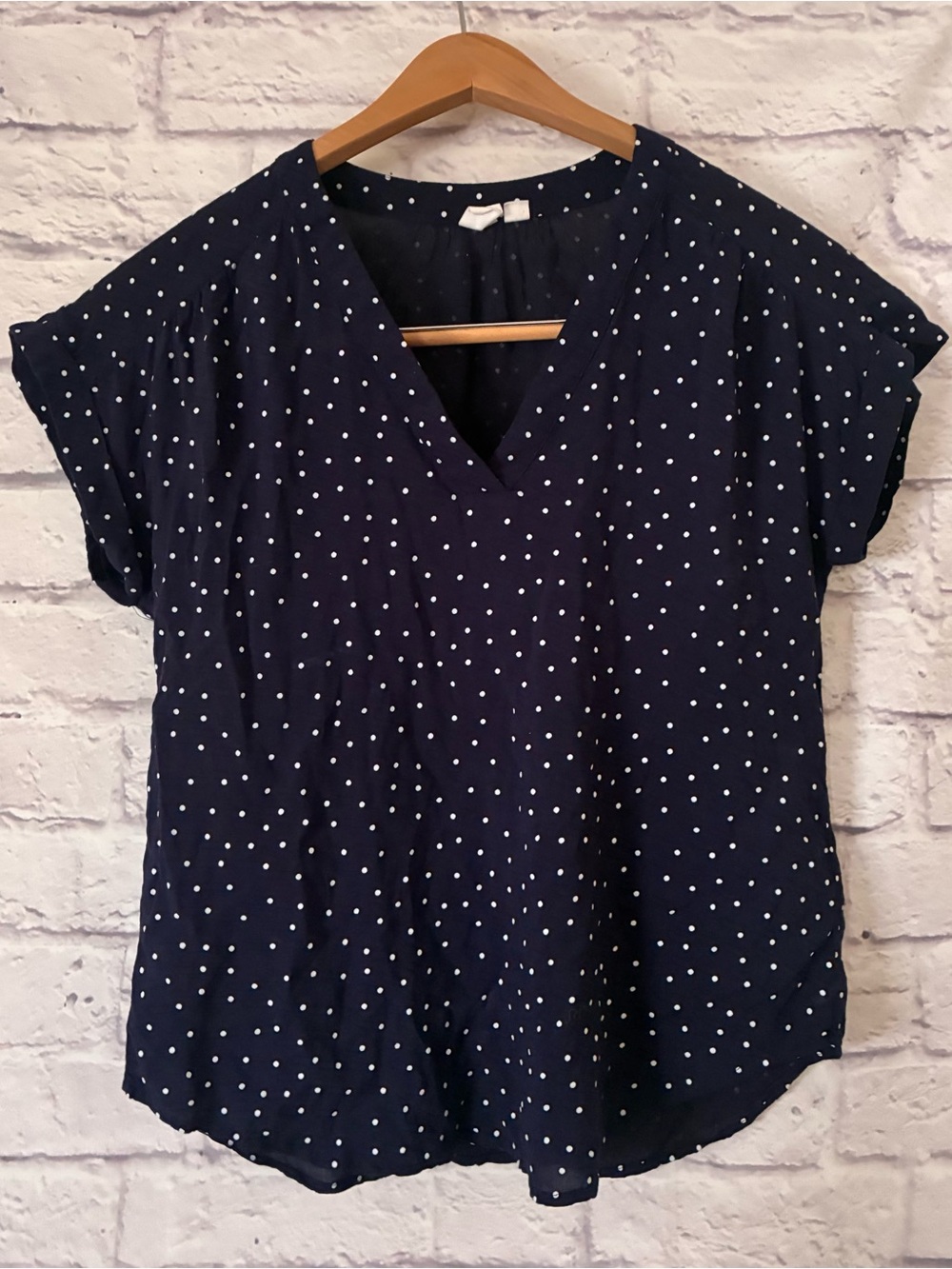 GAP Women's Navy Blue Polka Dot V-Neck Top - XS